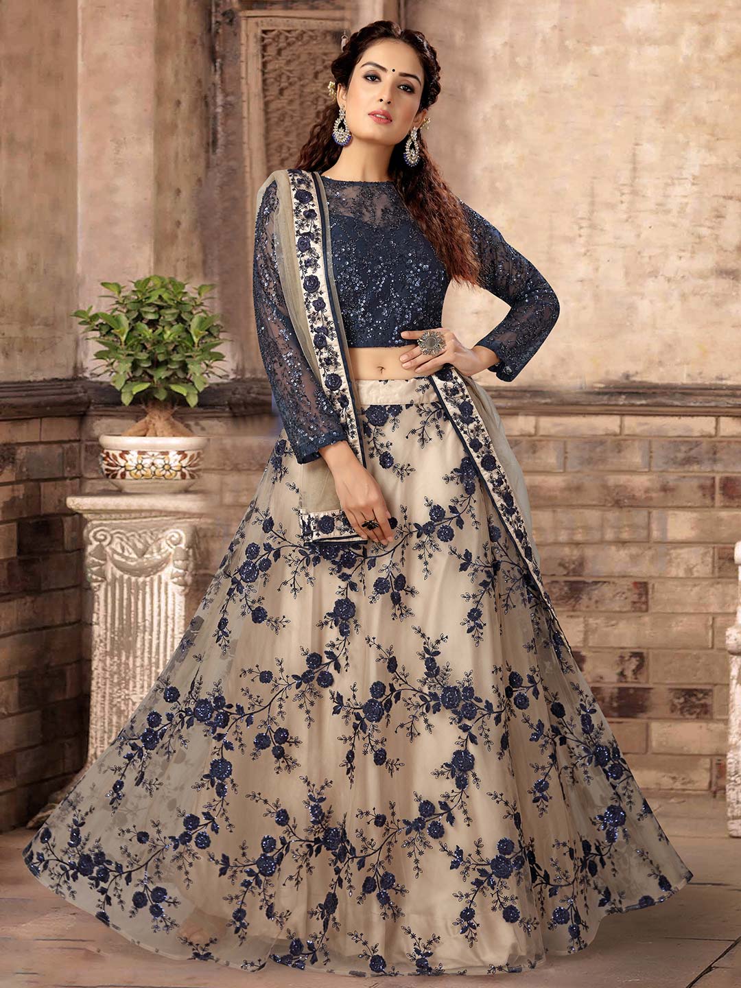 10 Gorgeous Indian Dresses for Short Height Girls To Look Tall
