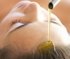 hot oil massage on scalp