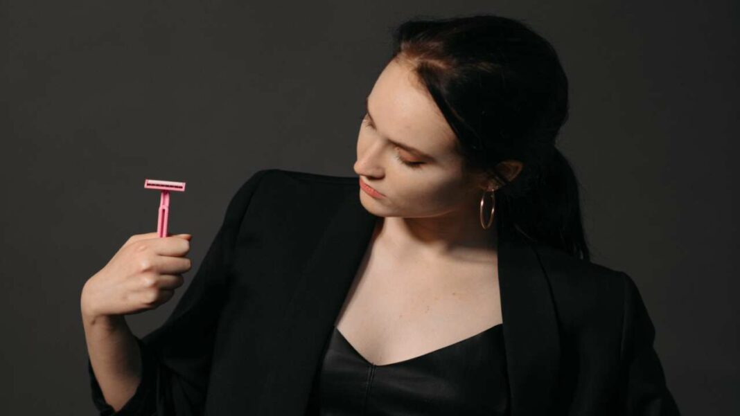 How to Remove Upper Lip Hair Naturally (10 Best Ways)